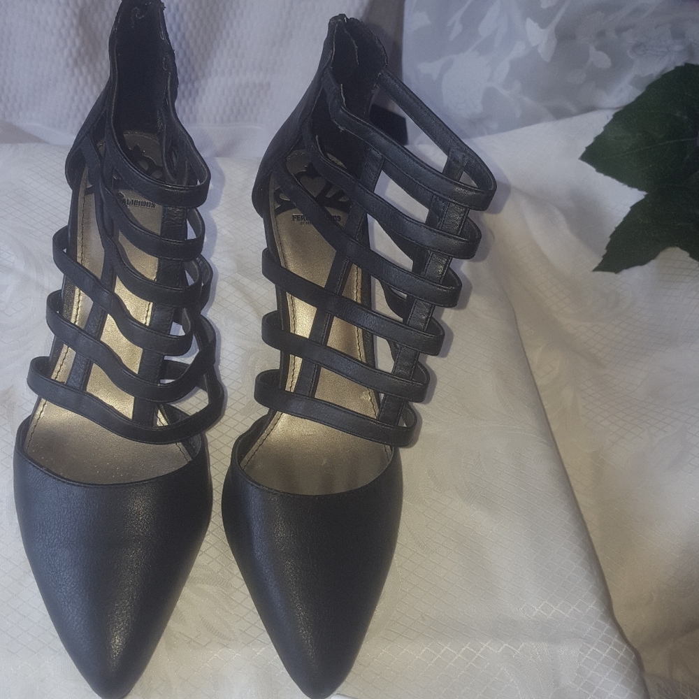 Heels - Picture 4 of 7